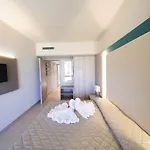 Mclub Alicudi 4*