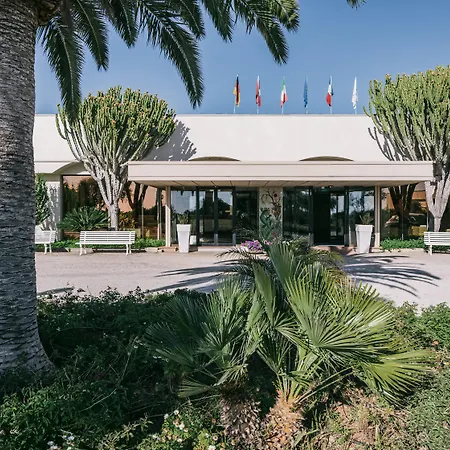 Mclub Alicudi מלון 4*