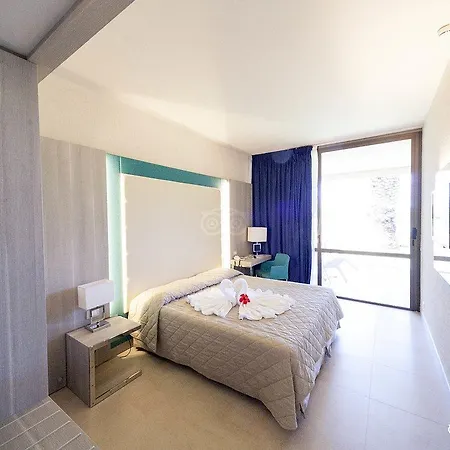 Mclub Alicudi Hotel