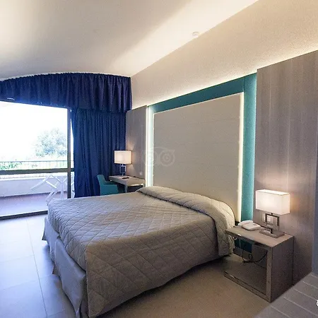 Mclub Alicudi 4*