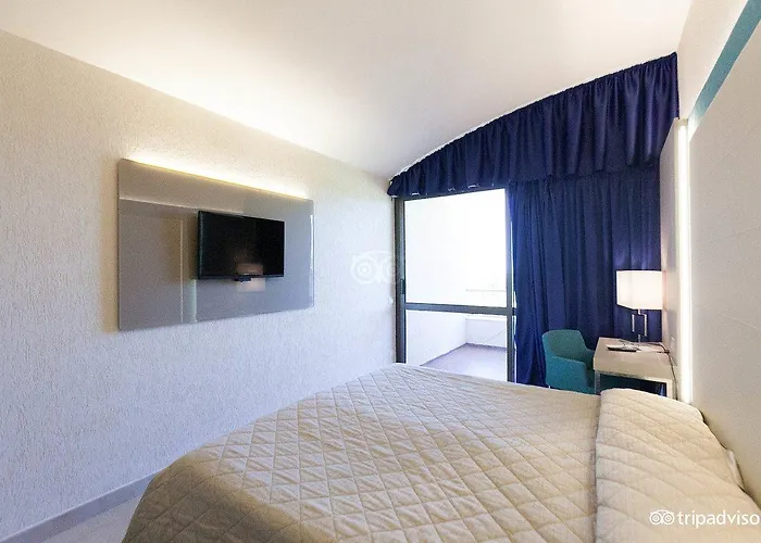 Mclub Alicudi מלון שאקה