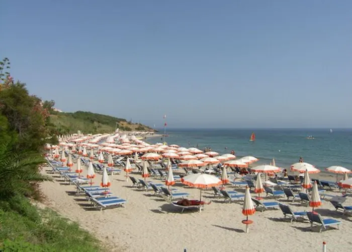 Mclub Alicudi מלון